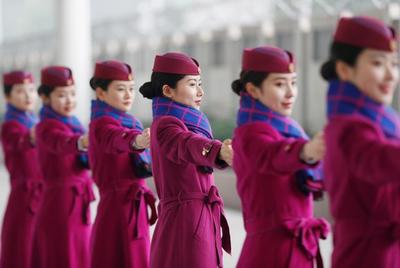 重慶:高鐵乘務(wù)員培訓(xùn)迎春運(yùn) 重慶禮儀